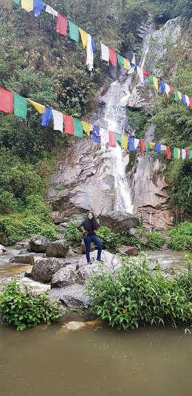 Que Khola or Kali Khola Waterfall
