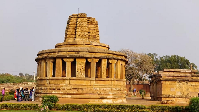 what to see in aihole